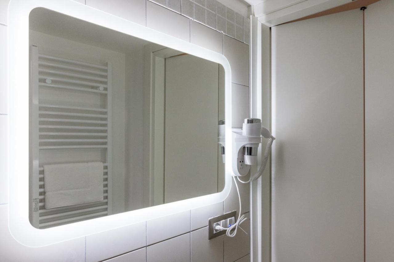 Lovely Rooms - Guest House Suites Triggiano Exteriér fotografie