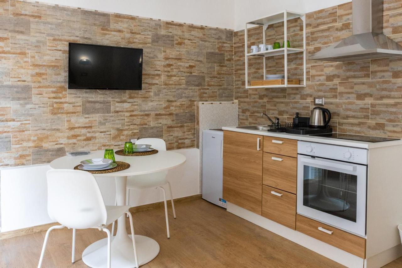 Lovely Rooms - Guest House Suites Triggiano Exteriér fotografie